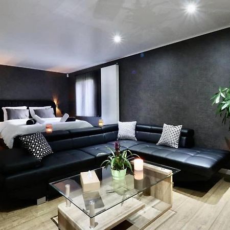 Luxury House Bed & Breakfast Remersdaal Exterior photo